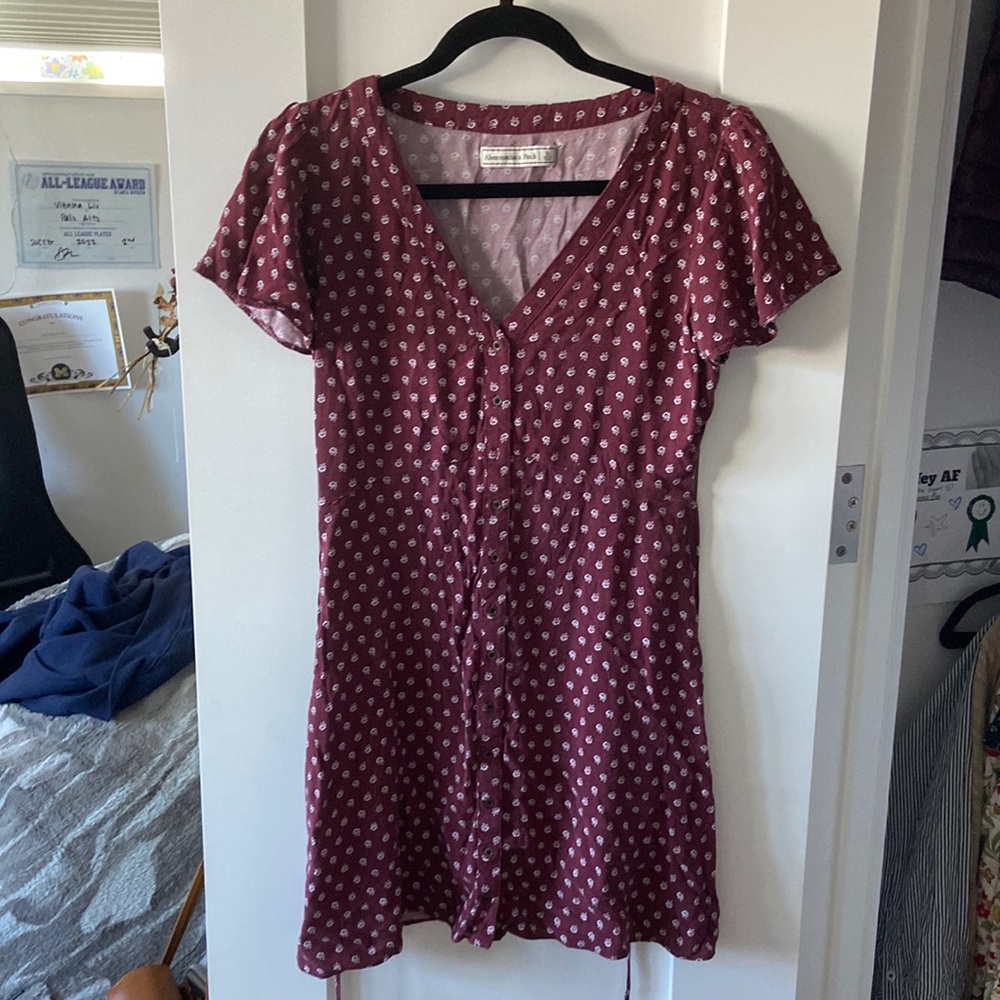 Super cute button down dress